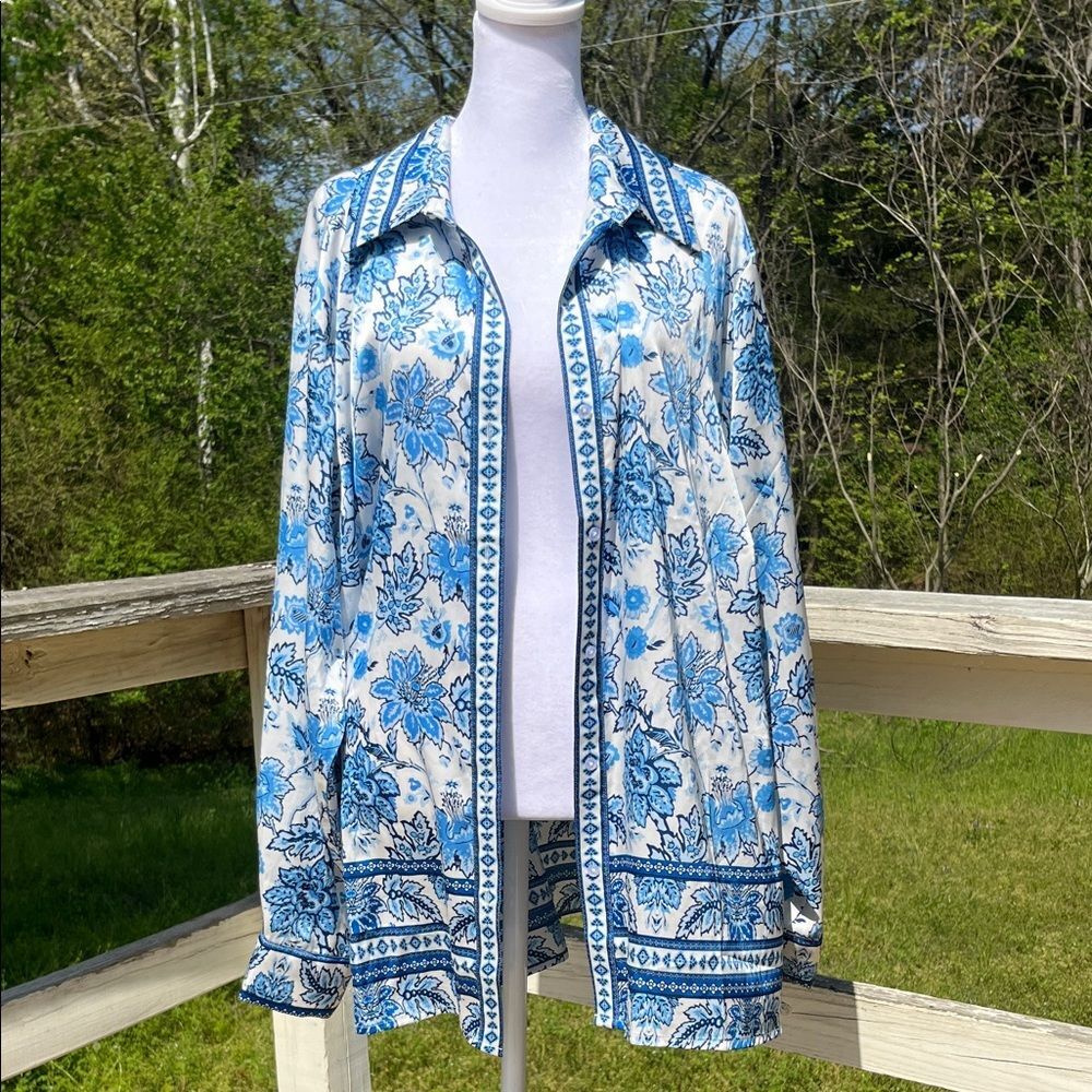 Haver & Blair LONDON White Blue Satin Floral Button Up Blouse Size L/XL